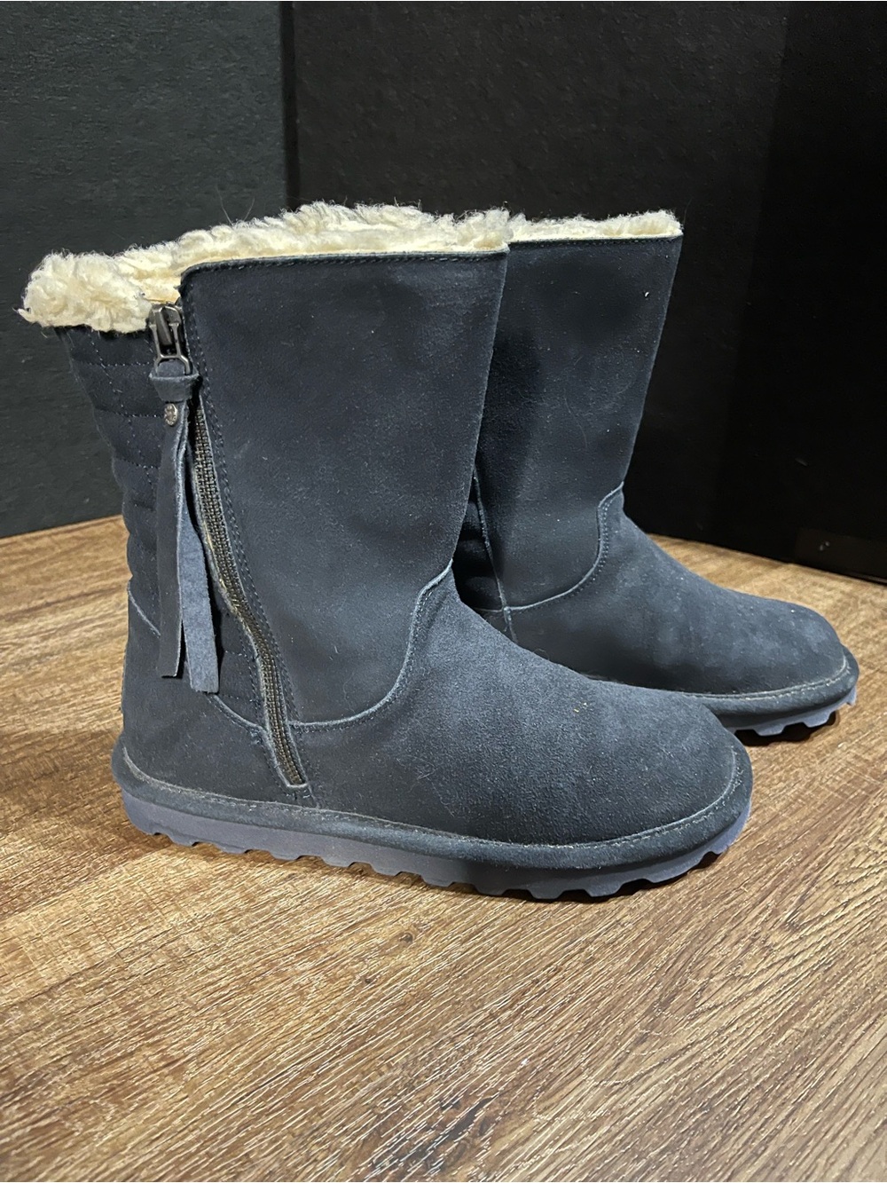 Bearpaw Women's Navy Lindsay Winter Zip Suede Boots- size 8